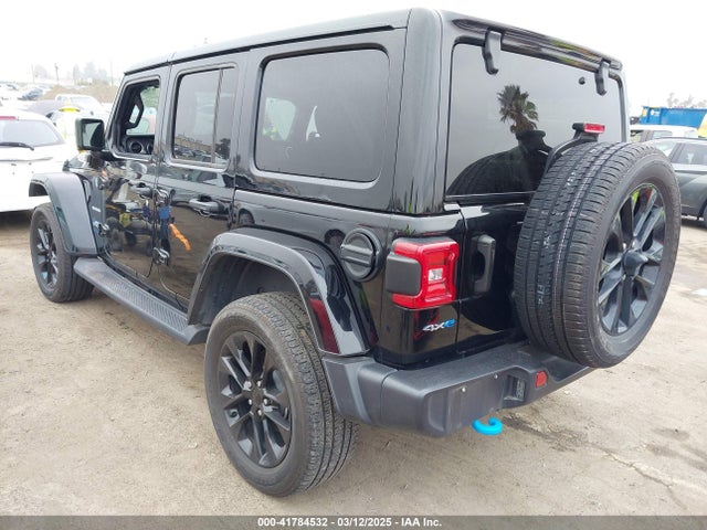 1C4JJXP6XPW556327 Jeep Wrangler 4xe Sahara 4x4