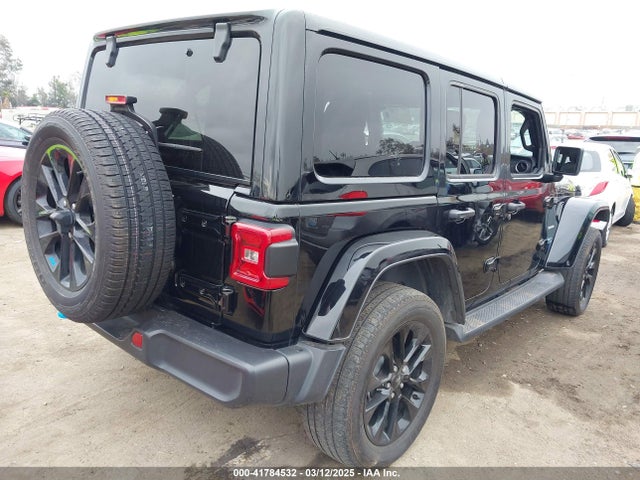 1C4JJXP6XPW556327 Jeep Wrangler 4xe Sahara 4x4