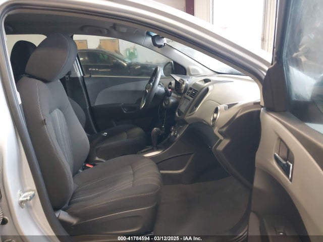 1G1JC6SBXF4129256 Chevrolet Sonic Lt Auto