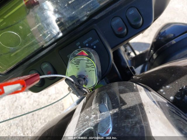 2005 HARLEY-DAVIDSON FLHTCUI 1HD1FCW155Y641172 Photo 10