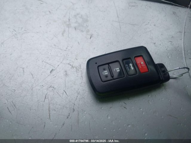 4T1BD1FK9HU218627 Toyota Camry Hybrid Xle