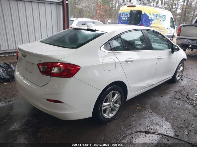 1G1BE5SM3H7228724 Chevrolet Cruze Lt Auto