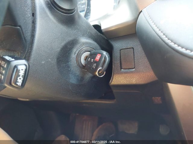 JTMRFREV3FD150071 Toyota Rav4 Xle