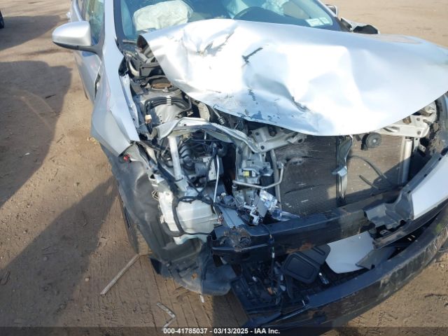 2T1BURHE4HC831388 Toyota COROLLA LE