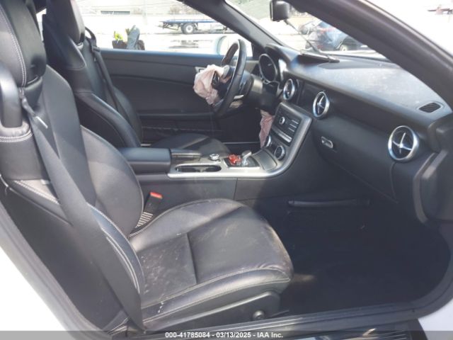 WDDPK3JA1KF163070 Mercedes-Benz Slc 300