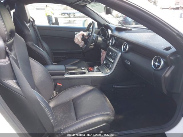 WDDPK3JA1KF163070 Mercedes-Benz Slc 300