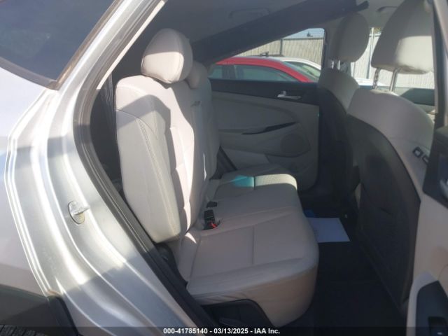 KM8J23A49KU949216 Hyundai TUCSON SE
