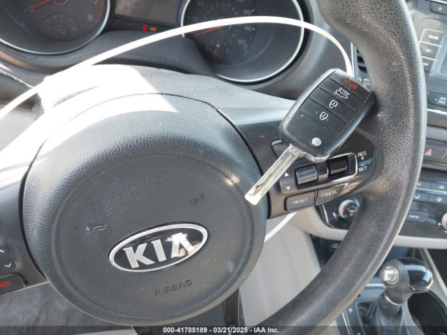 KNDMB5C1XF6040640 KIA SEDONA LX