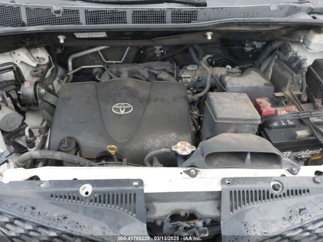 5TDXZ3DCXHS770659 Toyota Sienna Se 8 Passenger