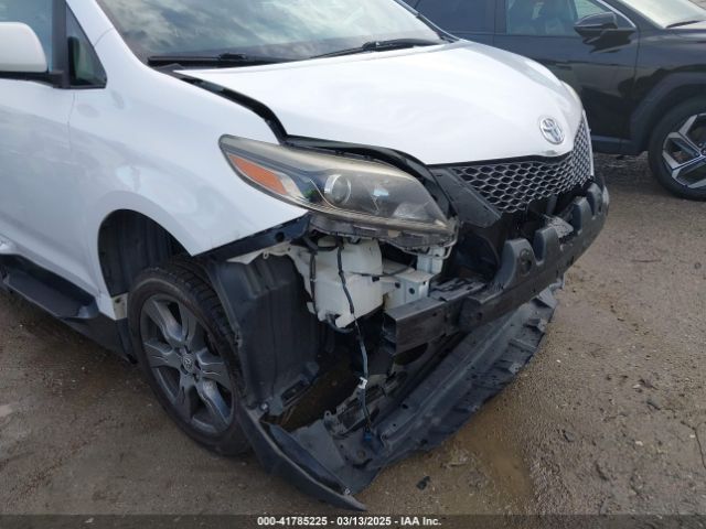 5TDXZ3DCXHS770659 Toyota Sienna Se 8 Passenger
