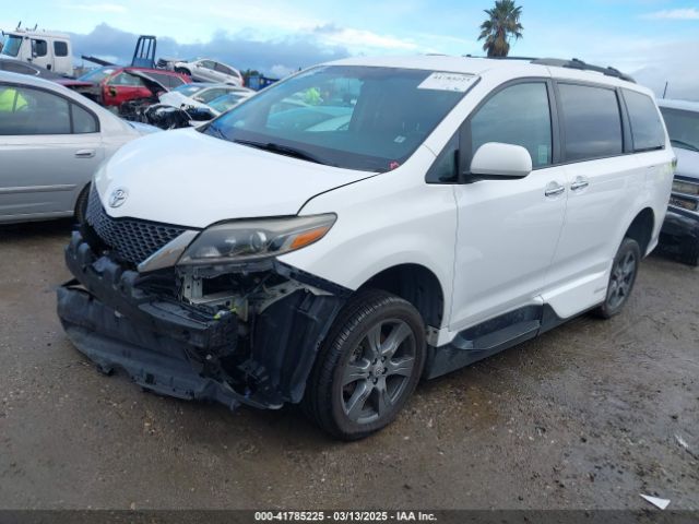 5TDXZ3DCXHS770659 Toyota Sienna Se 8 Passenger