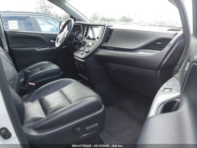 5TDXZ3DCXHS770659 Toyota Sienna Se 8 Passenger