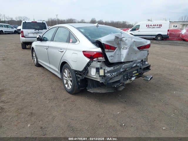 5NPE24AF1JH711124 Hyundai SONATA SE