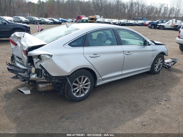 5NPE24AF1JH711124 Hyundai SONATA SE