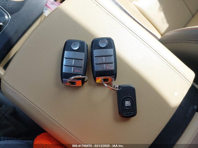 KIA SEDONA LX 2017 KNDMB5C1XH6328399 Image 11