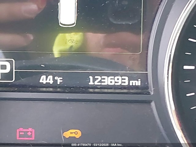 KIA SEDONA LX 2017 KNDMB5C1XH6328399 Image 15
