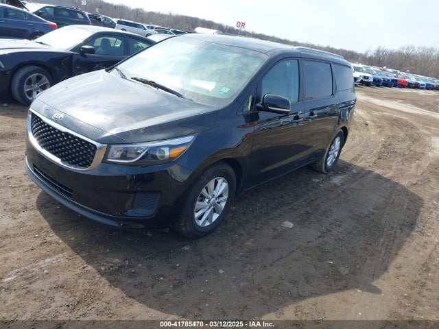 KIA SEDONA LX 2017 KNDMB5C1XH6328399 Image 2