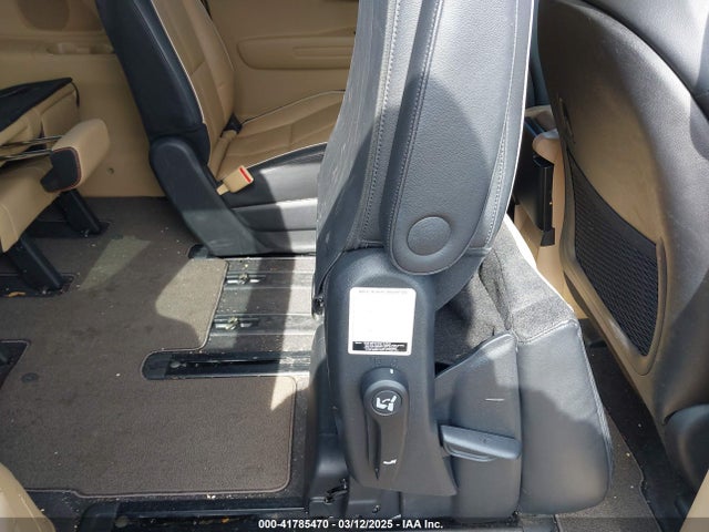 KIA SEDONA LX 2017 KNDMB5C1XH6328399 Image 8