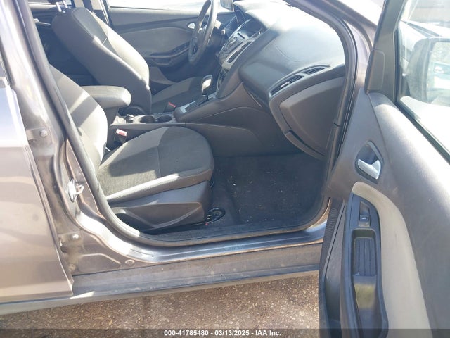 1FADP3F20EL116060 Ford FOCUS SE