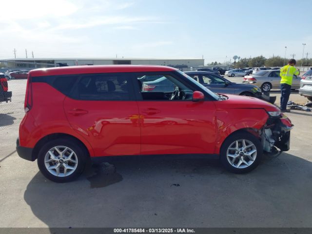 KNDJ23AU2M7774751 KIA SOUL S