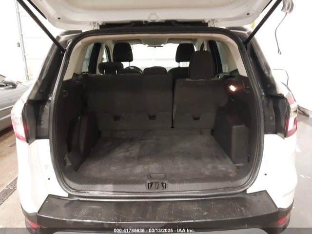 1FMCU0GD2HUA41059 Ford ESCAPE SE