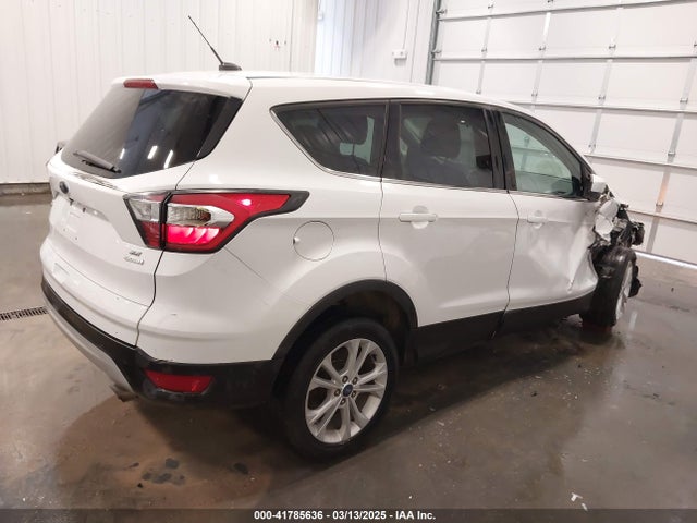 1FMCU0GD2HUA41059 Ford ESCAPE SE