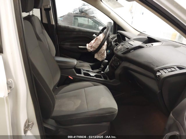 1FMCU0GD2HUA41059 Ford ESCAPE SE