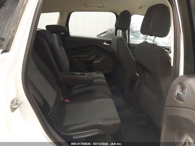 1FMCU0GD2HUA41059 Ford ESCAPE SE