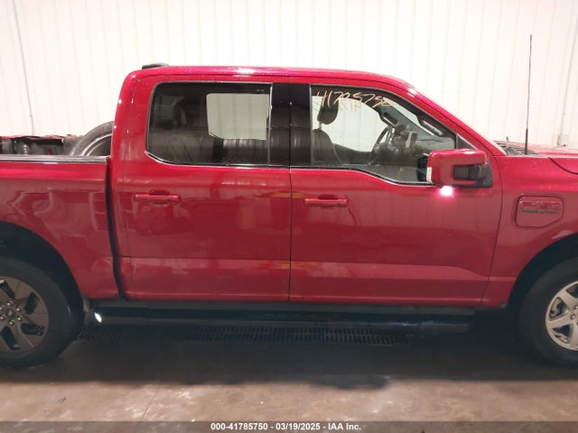 1FT6W1EV2NWG01661 Ford F-150 Lightning Lariat
