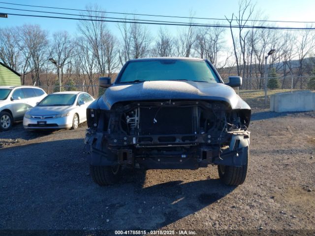 1C6RR7FG3JS129258 RAM 1500 Express  4x4 6'4 Box