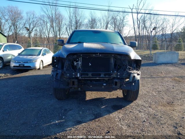 1C6RR7FG3JS129258 RAM 1500 Express  4x4 6'4 Box