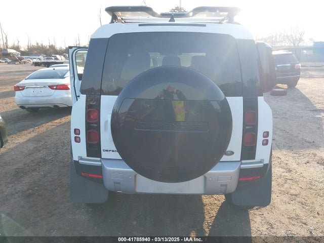 SALEJEEX9P2146961 Land Rover Defender 110 S