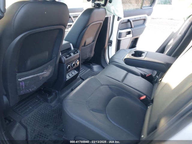 SALEJEEX9P2146961 Land Rover Defender 110 S