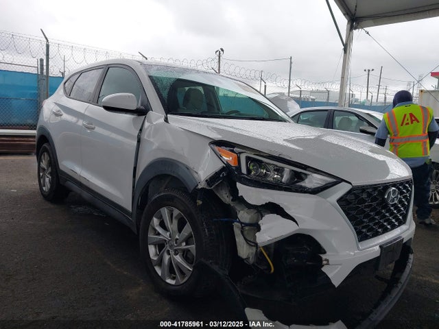 KM8J23A41KU056991 Hyundai TUCSON SE