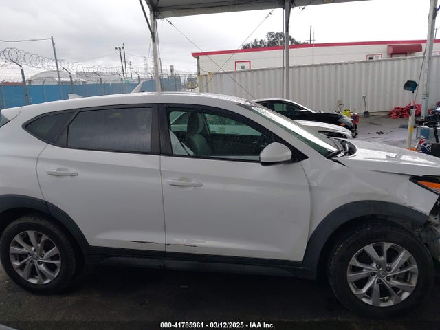 KM8J23A41KU056991 Hyundai TUCSON SE
