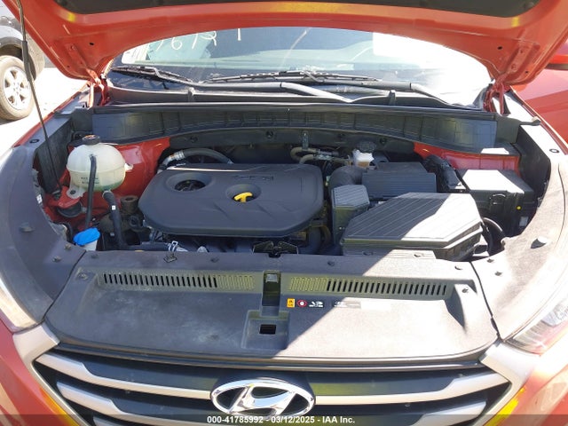 KM8J33A48HU396127 Hyundai TUCSON SE