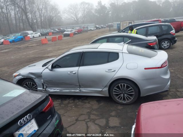 KNAE25LA8J6032062 KIA Stinger Premium