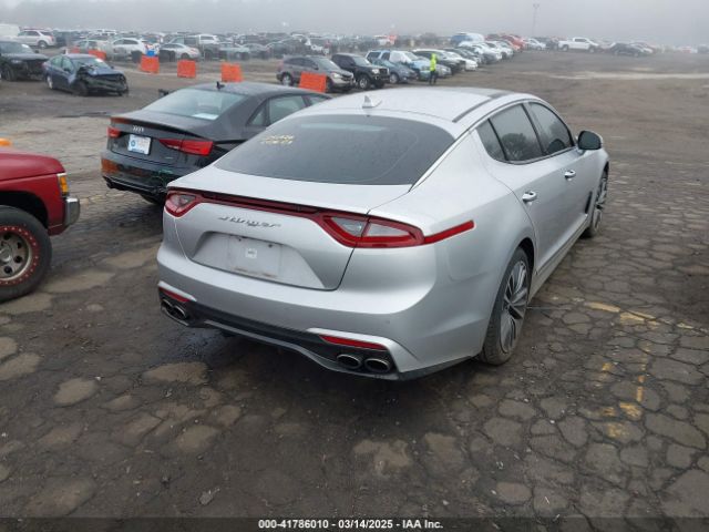 KNAE25LA8J6032062 KIA Stinger Premium