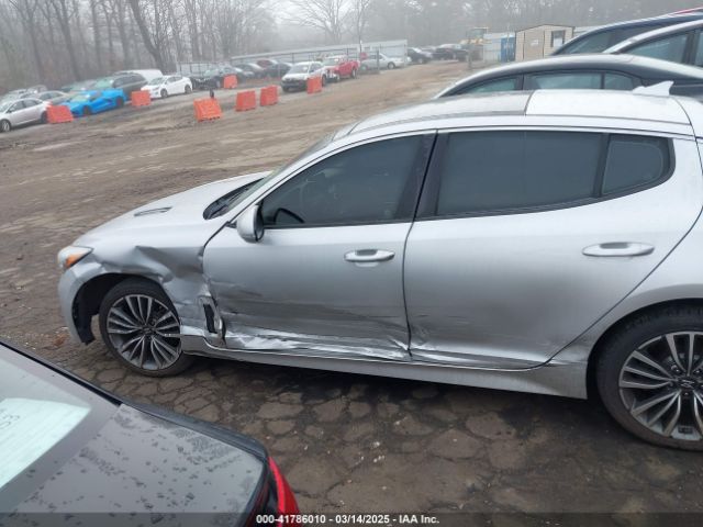 KNAE25LA8J6032062 KIA Stinger Premium