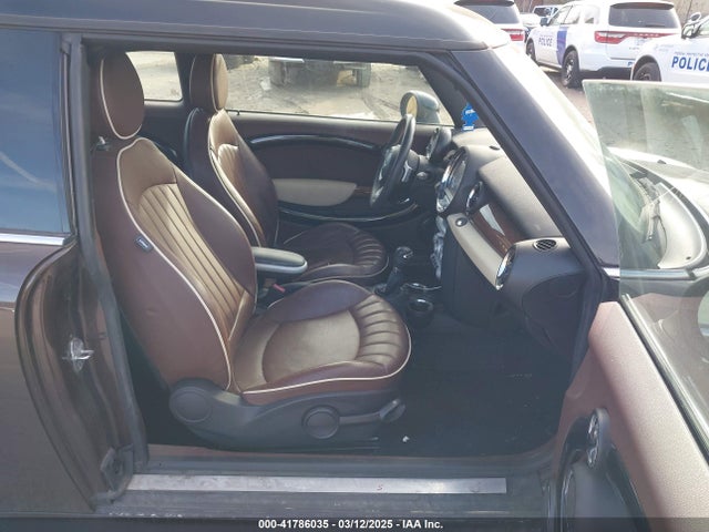 2008 MINI COOPER S CLUBMAN WMWMM33588TP88032 Photo 4