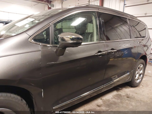 2C4RC3GG7NR222826 Chrysler Pacifica Limited Awd