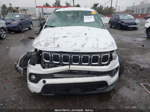 3C4NJDBN5PT552769 Jeep Compass Latitude 4x4