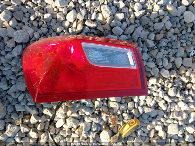 1G1ZD5ST1JF290224 Chevrolet MALIBU LT