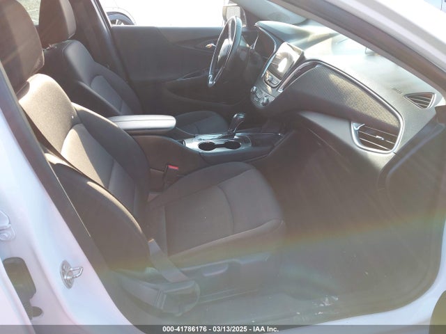 1G1ZD5ST1JF290224 Chevrolet MALIBU LT
