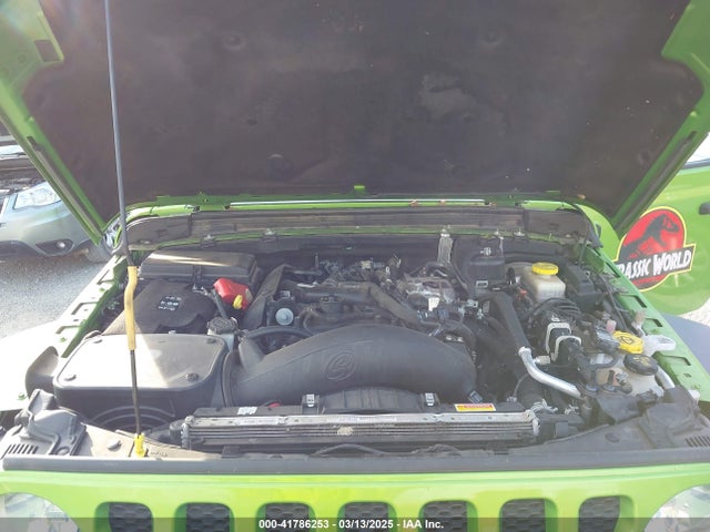 1C4HJXDN6JW293075 Jeep Wrangler Unlimited Sport 4x4