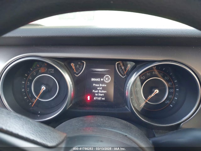 1C4HJXDN6JW293075 Jeep Wrangler Unlimited Sport 4x4