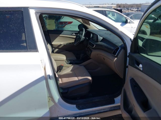 KM8J33AL9KU060422 Hyundai Tucson Sport