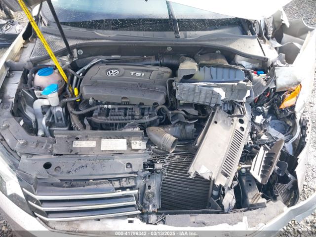 1VWBT7A31EC100743 Volkswagen Passat 1.8t Sport