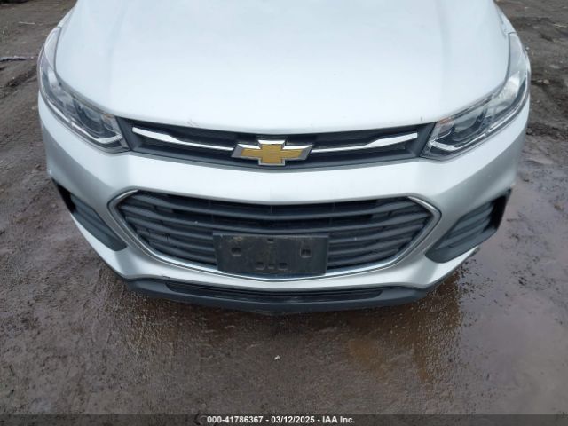 KL7CJKSB7JB574540 Chevrolet TRAX LS