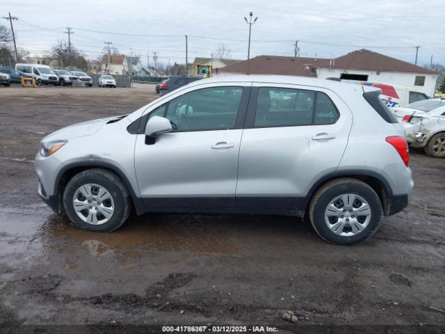 KL7CJKSB7JB574540 Chevrolet TRAX LS